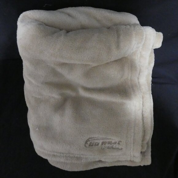 GO WEST ATHLETICS | Warm - Soft - Cozy - Comfy | Fleece Blanket - Throw - Picture 3 of 6